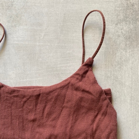 AE SOFT & SEXY bungee strap tank top - Picture 11 of 15